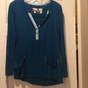 Little Yellow Button Turquoise Long Sleeved Top